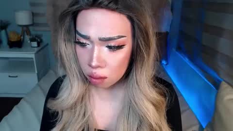 Snapshot of lovelymarie69 chatting on November 2025 06:41:02 PM Rebeca online show from November 2025 06:41:02 PM