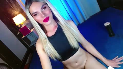 lovelymiss_shyna11 online show from March 2025 11:08:02 AM