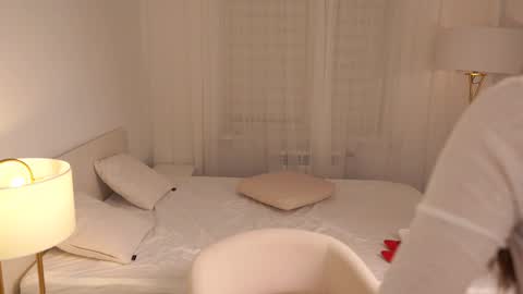 kim online show from December 2025 01:28:01 PM