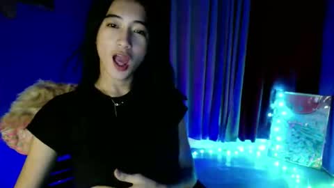 lovelypetite143 online show from March 2026 08:26:33 AM