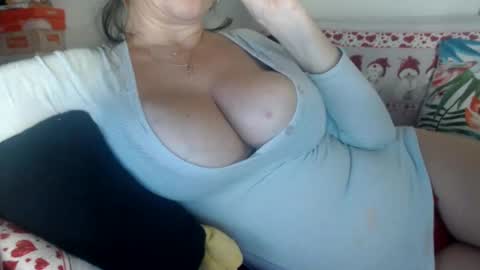 Snapshot of lovelywoman22 chatting on December 2024 07:06:01 PM lovelywoman22 online show from December 2024 07:06:01 PM