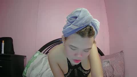 lovemae352295 online show from February 2025 12:32:01 PM