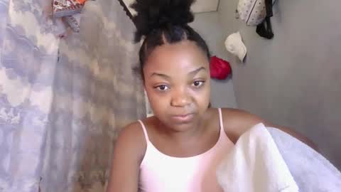 Snapshot of lovemarie08 chatting on April 2026 05:23:01 AM lovemarie08 online show from April 2026 05:23:01 AM