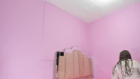 L O V E  online show from September 2025 11:32:02 AM