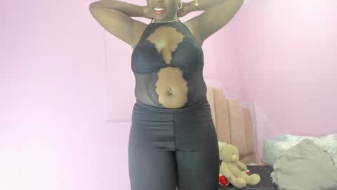 L O V E  online show from September 2025 12:39:02 PM