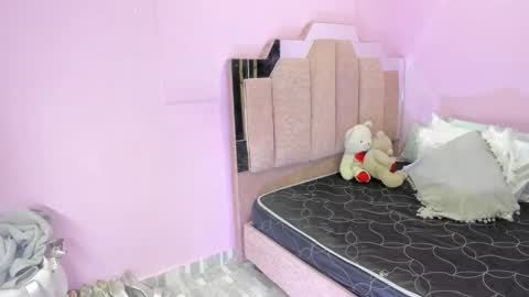 L O V E  online show from September 2025 11:56:02 AM