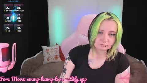 Emmy online show from December 2025 07:01:02 PM