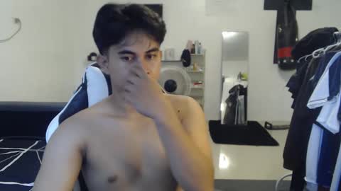 Snapshot of loverboyph04 chatting on November 2025 04:00:02 AM loverboyph04 online show from November 2025 04:00:02 AM