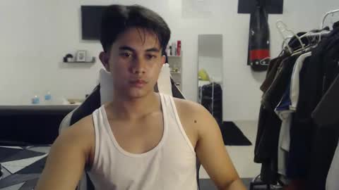 Snapshot of loverboyph04 chatting on November 2025 09:31:01 AM loverboyph04 online show from November 2025 09:31:01 AM