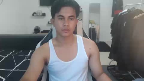 Snapshot of loverboyph04 chatting on December 2025 02:28:02 AM loverboyph04 online show from December 2025 02:28:02 AM