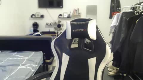 Snapshot of loverboyph04 chatting on December 2025 02:07:02 AM loverboyph04 online show from December 2025 02:07:02 AM