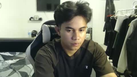 Snapshot of loverboyph04 chatting on December 2025 01:58:02 AM loverboyph04 online show from December 2025 01:58:02 AM