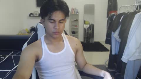 Snapshot of loverboyph04 chatting on January 2026 01:20:02 AM loverboyph04 online show from January 2026 01:20:02 AM