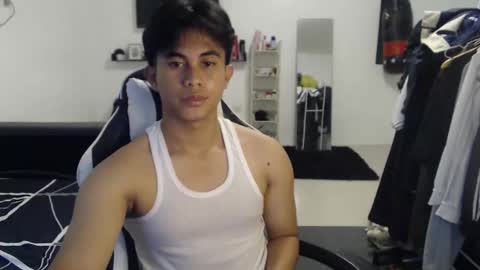 Snapshot of loverboyph04 chatting on January 2026 05:32:01 AM loverboyph04 online show from January 2026 05:32:01 AM