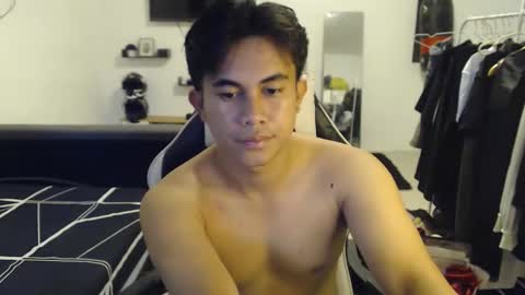 Snapshot of loverboyph04 chatting on January 2026 05:09:01 AM loverboyph04 online show from January 2026 05:09:01 AM