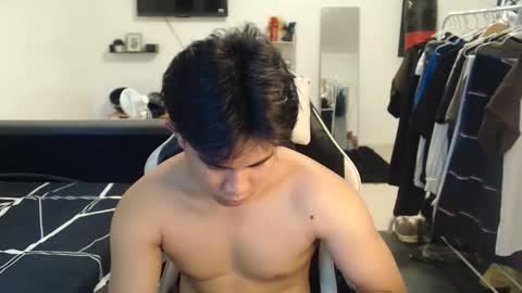 Snapshot of loverboyph04 chatting on January 2026 05:56:01 AM loverboyph04 online show from January 2026 05:56:01 AM