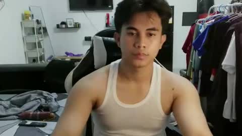 Snapshot of loverboyph04 chatting on February 2026 01:45:02 PM loverboyph04 online show from February 2026 01:45:02 PM