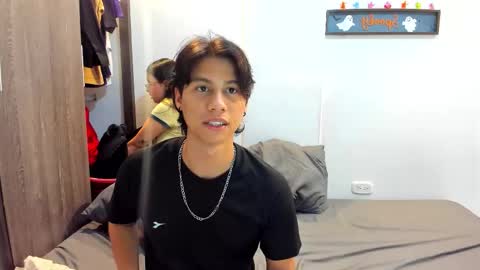 Snapshot of lovers_clover_x chatting on September 2025 01:17:02 AM Lovers Clover X online show from September 2025 01:17:02 AM