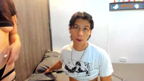 Snapshot of lovers_clover_x chatting on September 2025 11:39:02 PM Lovers Clover X online show from September 2025 11:39:02 PM