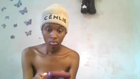 Snapshot of lovers_oncam chatting on February 2026 07:51:02 AM RedJoy online show from February 2026 07:51:02 AM