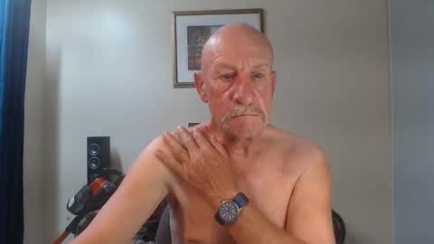 Snapshot of lovesblackazz chatting on December 2025 11:37:01 AM Lovesblackazz online show from December 2025 11:37:01 AM