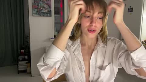 lovesstation online show from January 2025 03:28:02 PM