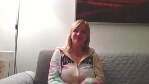 Marlyn online show from November 2025 11:28:01 PM