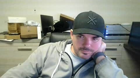 Snapshot of lovetofps chatting on January 2025 06:47:01 PM Love2Game online show from January 2025 06:47:01 PM