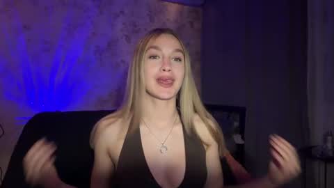 Snapshot of lovia_ chatting on June 2026 07:07:01 PM Lana online show from June 2026 07:07:01 PM