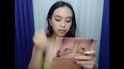 loving_apple19 online show from April 2026 10:02:02 AM