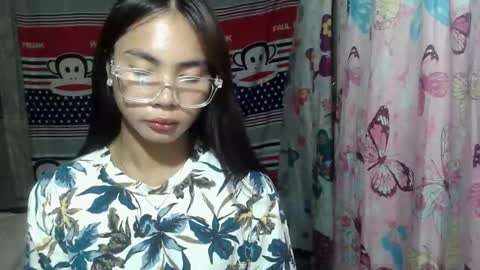 loving_rhean online show from June 2026 02:33:01 PM