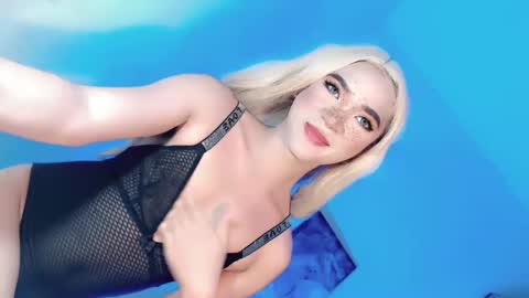 Lovingmonaru969 online show from December 2024 07:06:02 AM