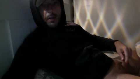 Snapshot of lpolo22 chatting on April 2026 05:30:01 AM Sexy Hot Hairy Man online show from April 2026 05:30:01 AM