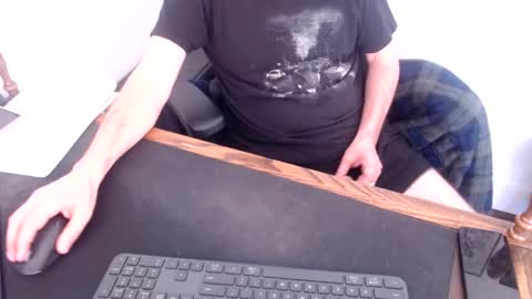 Snapshot of lreed090 chatting on March 2025 06:01:02 PM lreed090 online show from March 2025 06:01:02 PM