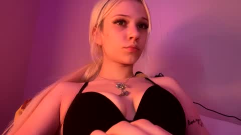 Snapshot of lsdprincess chatting on December 2024 01:28:01 AM Princess online show from December 2024 01:28:01 AM