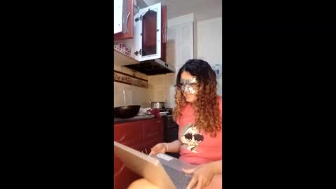 luanapowerful online show from December 2025 12:48:01 AM