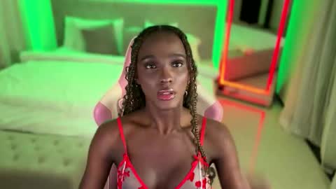 Snapshot of luanarisque chatting on December 2025 08:23:01 AM IG luana orq online show from December 2025 08:23:01 AM