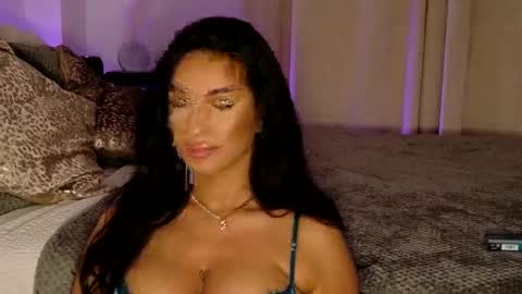 Luana Dess online show from May 2026 06:34:02 PM