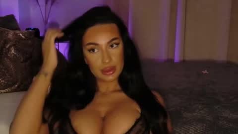 Luana Dess online show from May 2026 05:55:02 PM