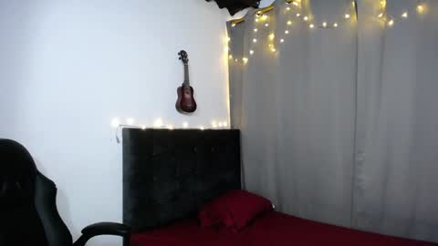 lUAN online show from January 2025 02:51:01 PM