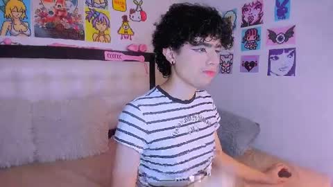 Snapshot of luanrush_ chatting on April 2026 06:42:01 PM LuanRush online show from April 2026 06:42:01 PM