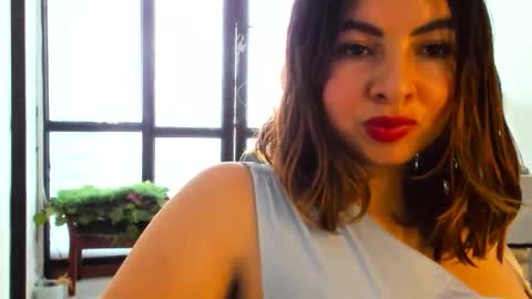 luara__01__lecat_1 online show from November 2025 05:34:02 PM