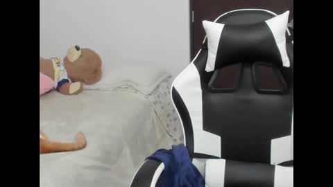 luara__01__lecat_1 online show from March 2026 01:49:02 AM