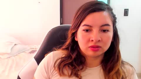 luara__01__lecat_1 online show from April 2026 04:45:01 PM