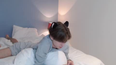 Snapshot of lucacharm chatting on December 2024 04:33:02 AM lucacharm online show from December 2024 04:33:02 AM