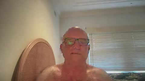 Snapshot of lucas10004 chatting on January 2025 09:10:01 PM lucas10004 online show from January 2025 09:10:01 PM