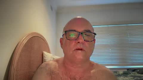 Snapshot of lucas10004 chatting on March 2025 08:41:02 PM lucas10004 online show from March 2025 08:41:02 PM