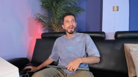 Snapshot of lucas4me chatting on April 2026 04:13:02 AM Lucas online show from April 2026 04:13:02 AM