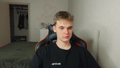 Lucas Gill online show from September 2025 02:38:02 AM