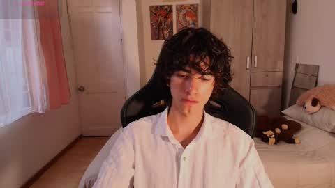 lucas_xo online show from December 2025 09:41:02 PM